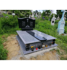 Пам'ятник двійний Д-4